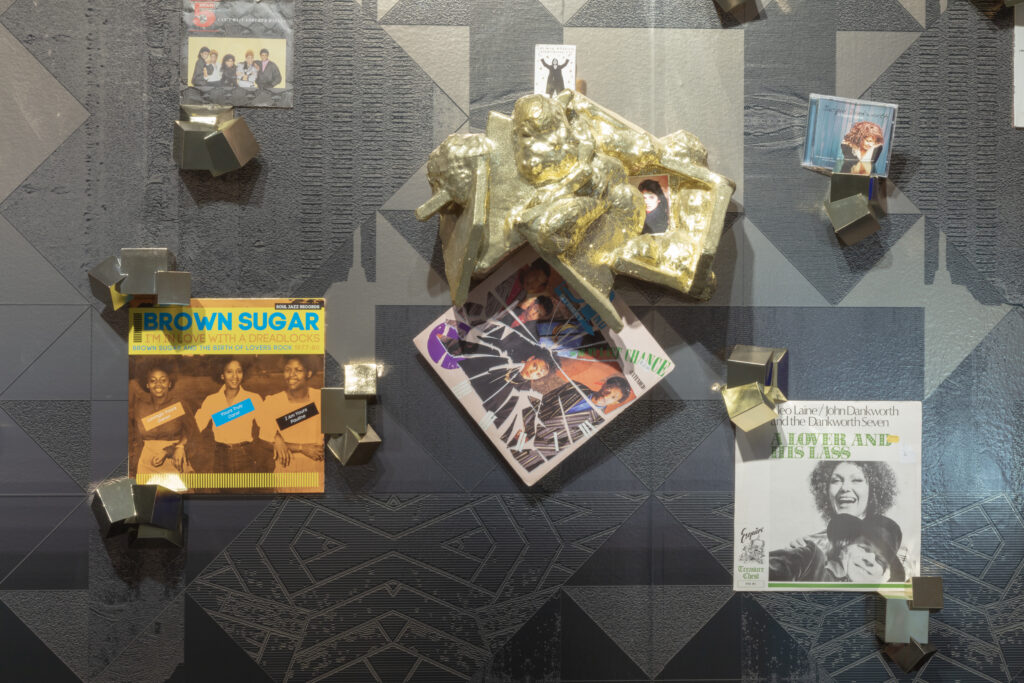 Installation view, Sonia Boyce: FEELING HER WAY, 2024, PHI Foundation. Sonia Boyce, Devotional Collection, 1999-ongoing; Gold wallpaper, 2022 © DACS, London / CARCC Ottawa 2024 / © Fondation PHI pour l’art contemporain, photo: Richard-Max Tremblay. 